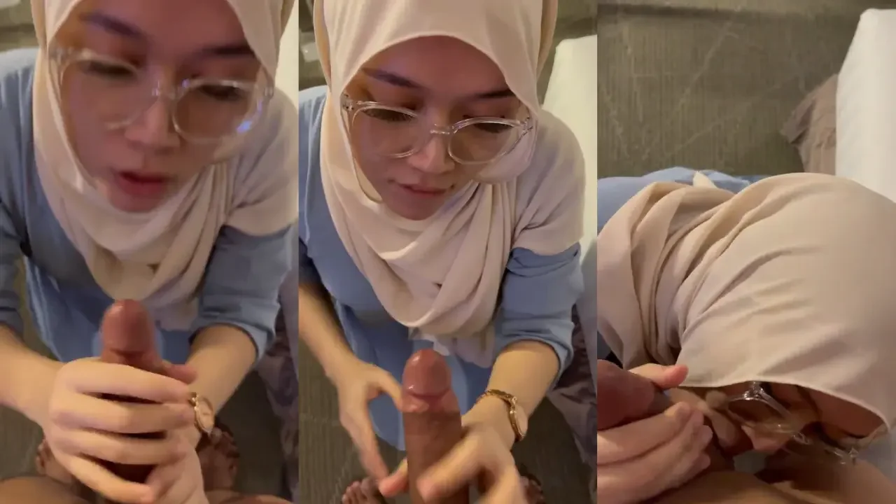 Cewek hijab sepong lahap poster